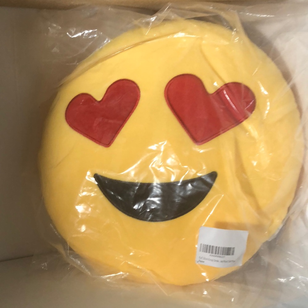 32cm Heart Emoji Plush Pillow!!